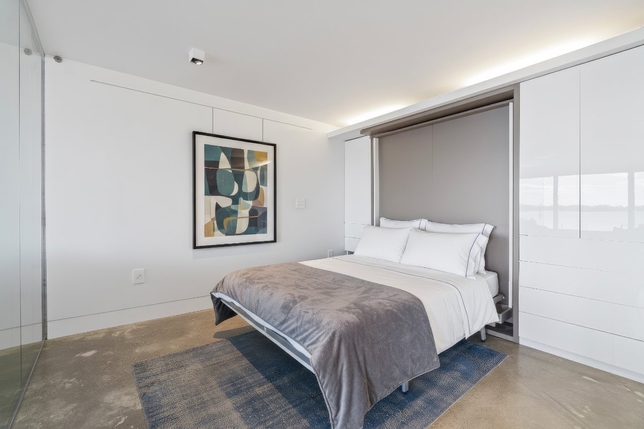 251 Queens Quay W #308