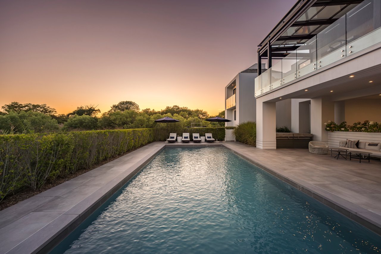 1076 Ocean Road, Bridgehampton