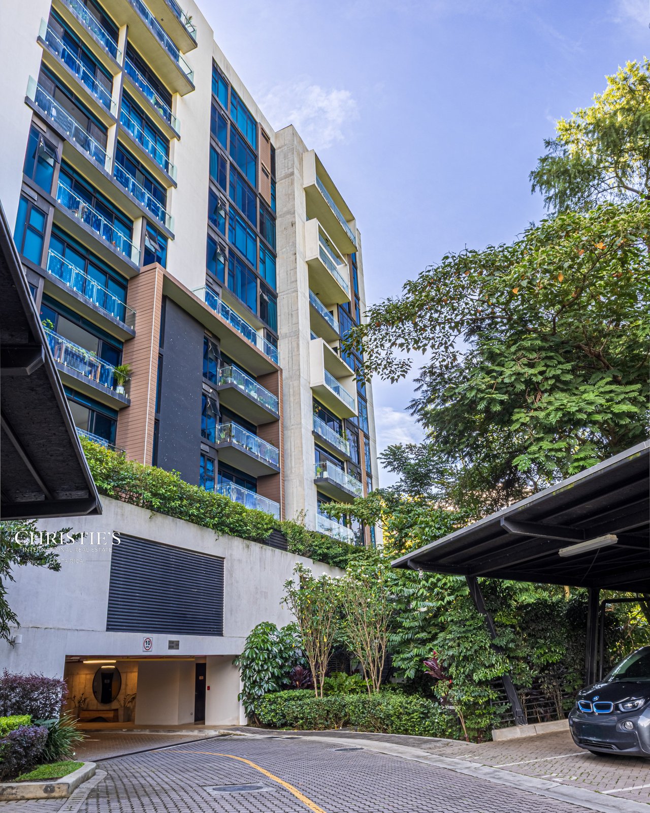 Luxurious Four-Bedroom Condo in the Hills of Escazú   