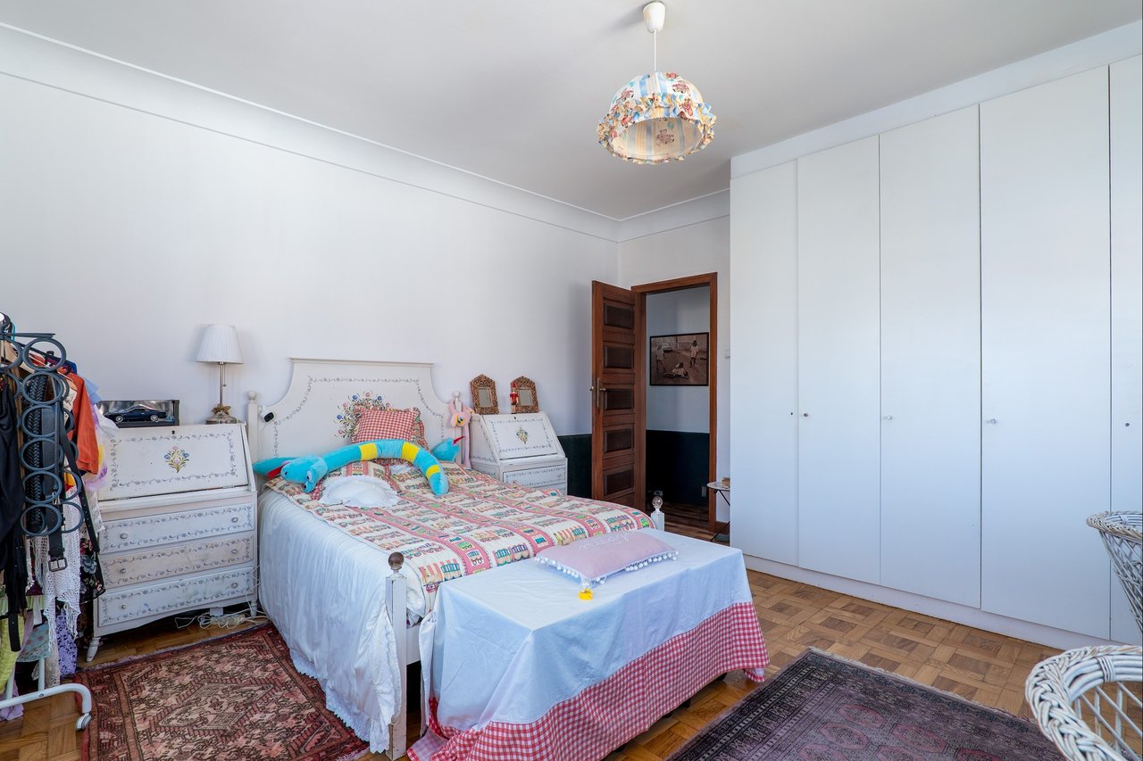 Luxury Four-Story Home in Foz do Douro, Porto with Ocean Views and Beach Proximity