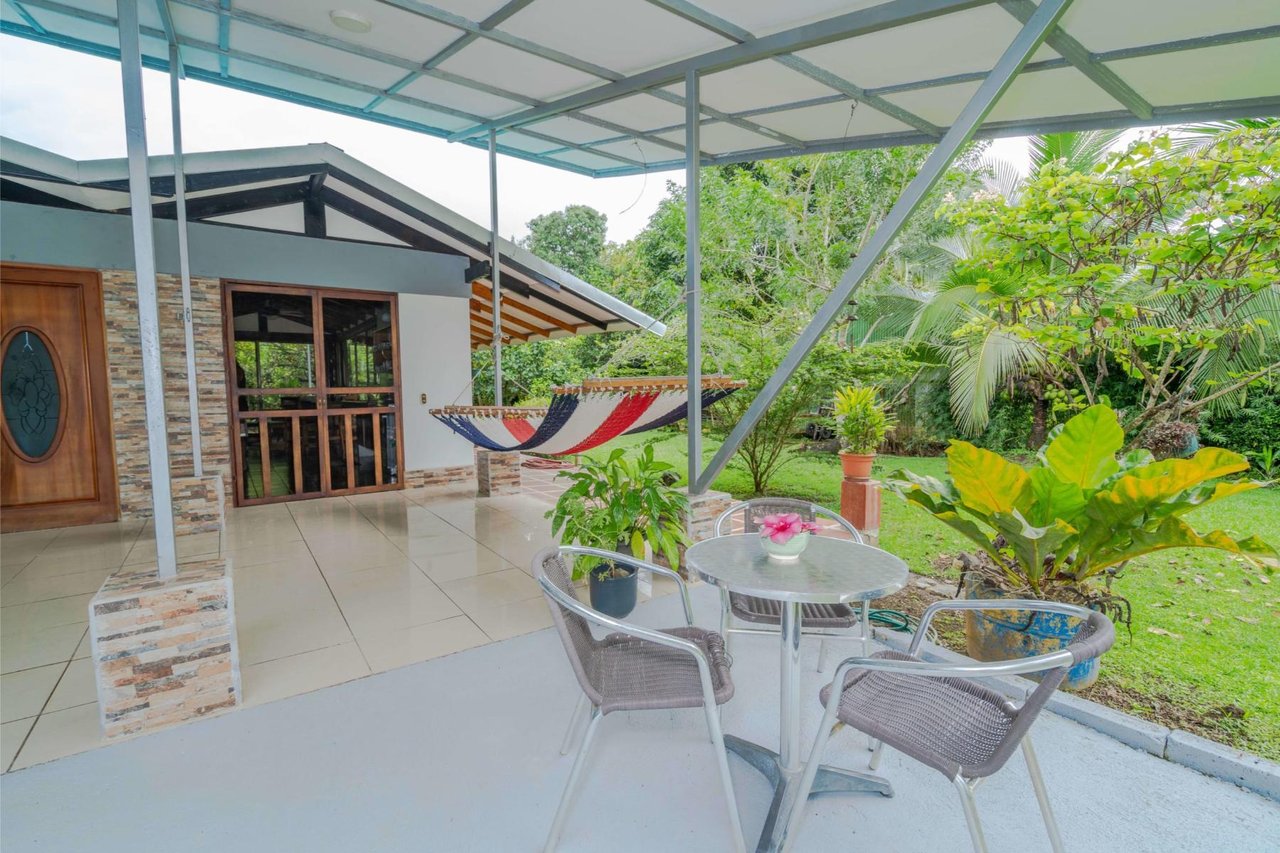 Gated Coastal Beach House, Manuel Antonio, Puntarenas