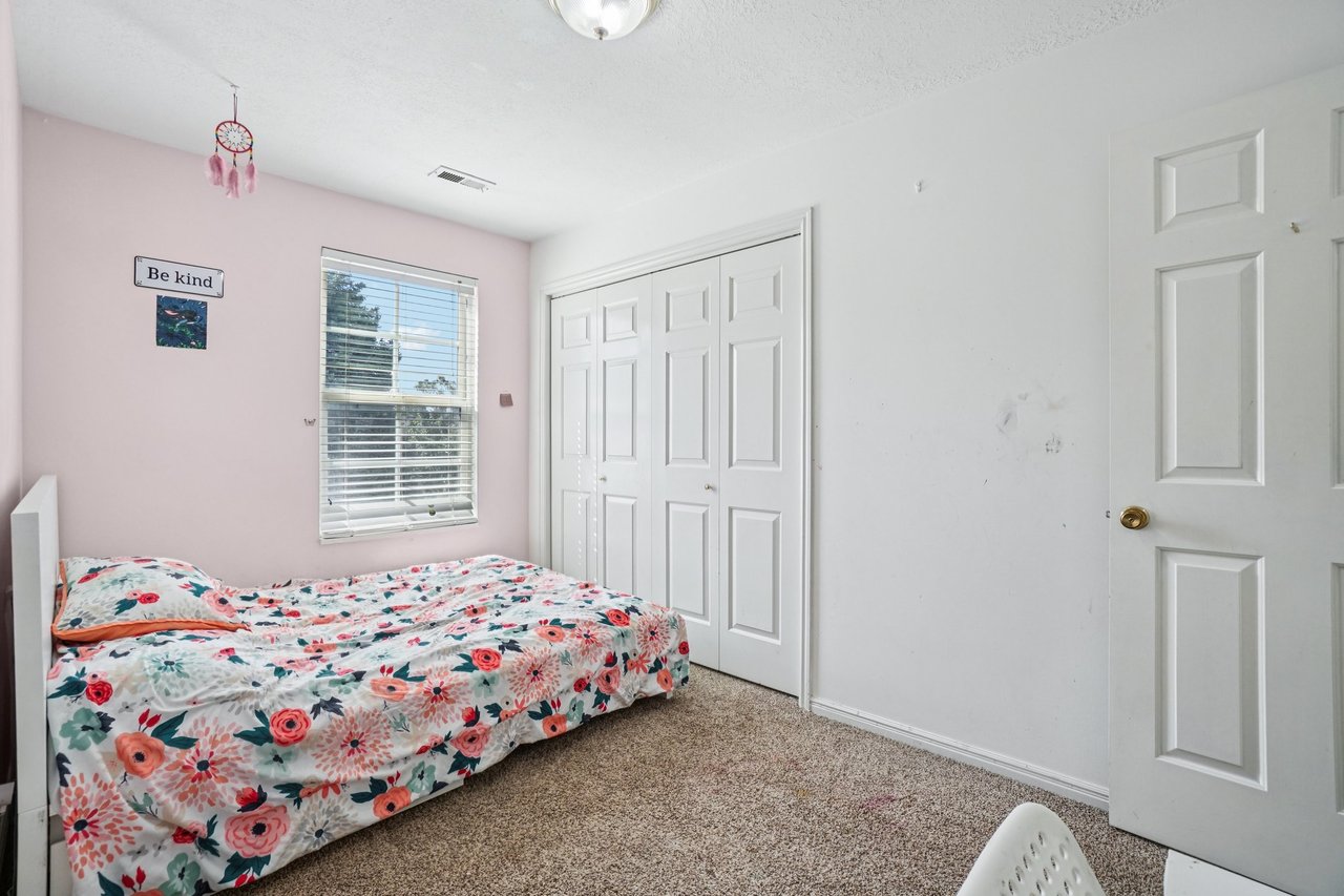 11343 S Clifford Cir