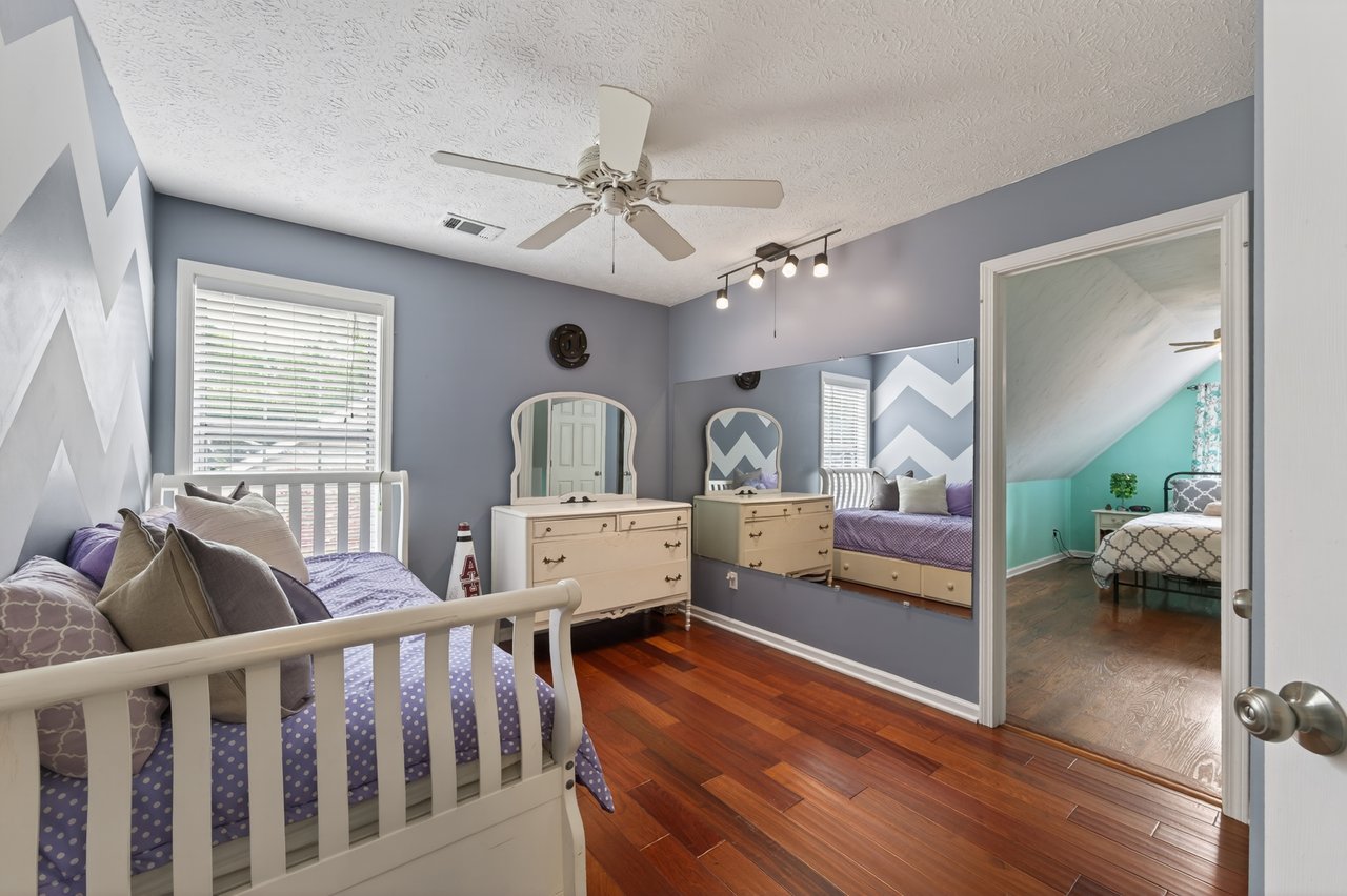 2800 Laurelwood Lane