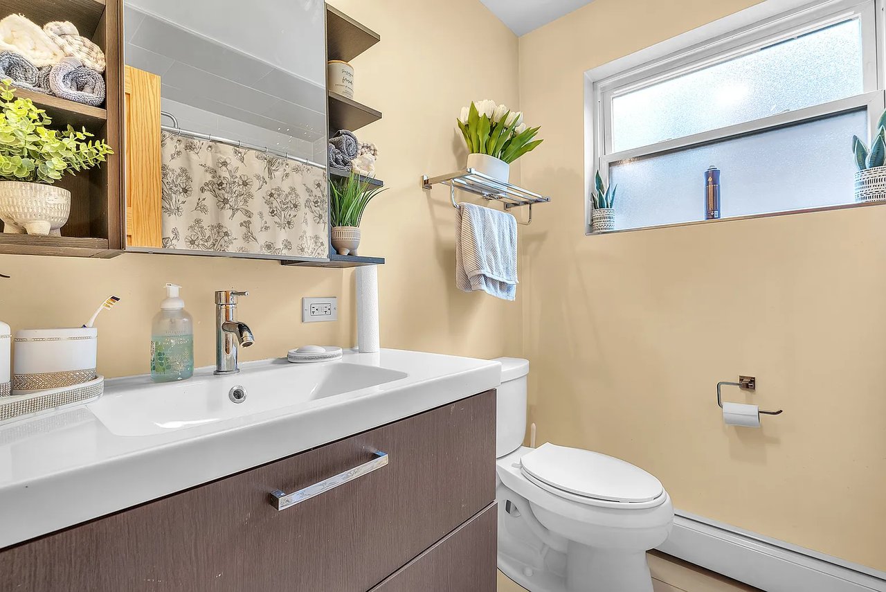 6048 W 79th Street, Burbank, IL