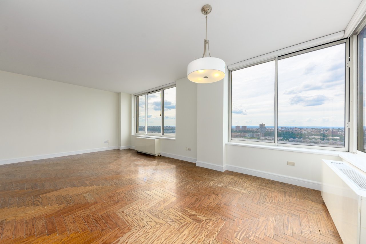 200 Riverside Boulevard, #35C