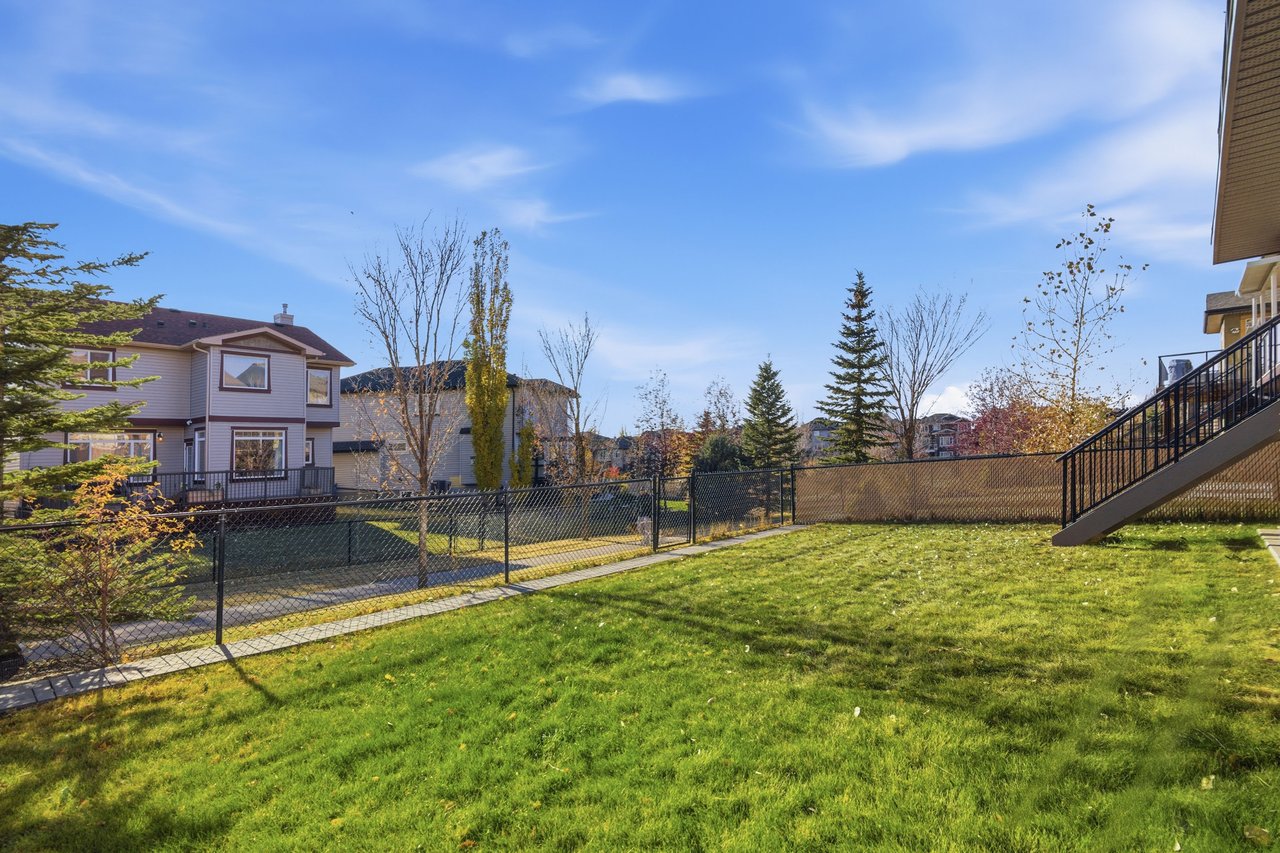 71 Panatella View NW