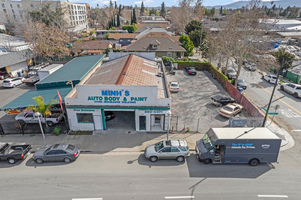 3,147 SF Auto Body Owner User Opportunity