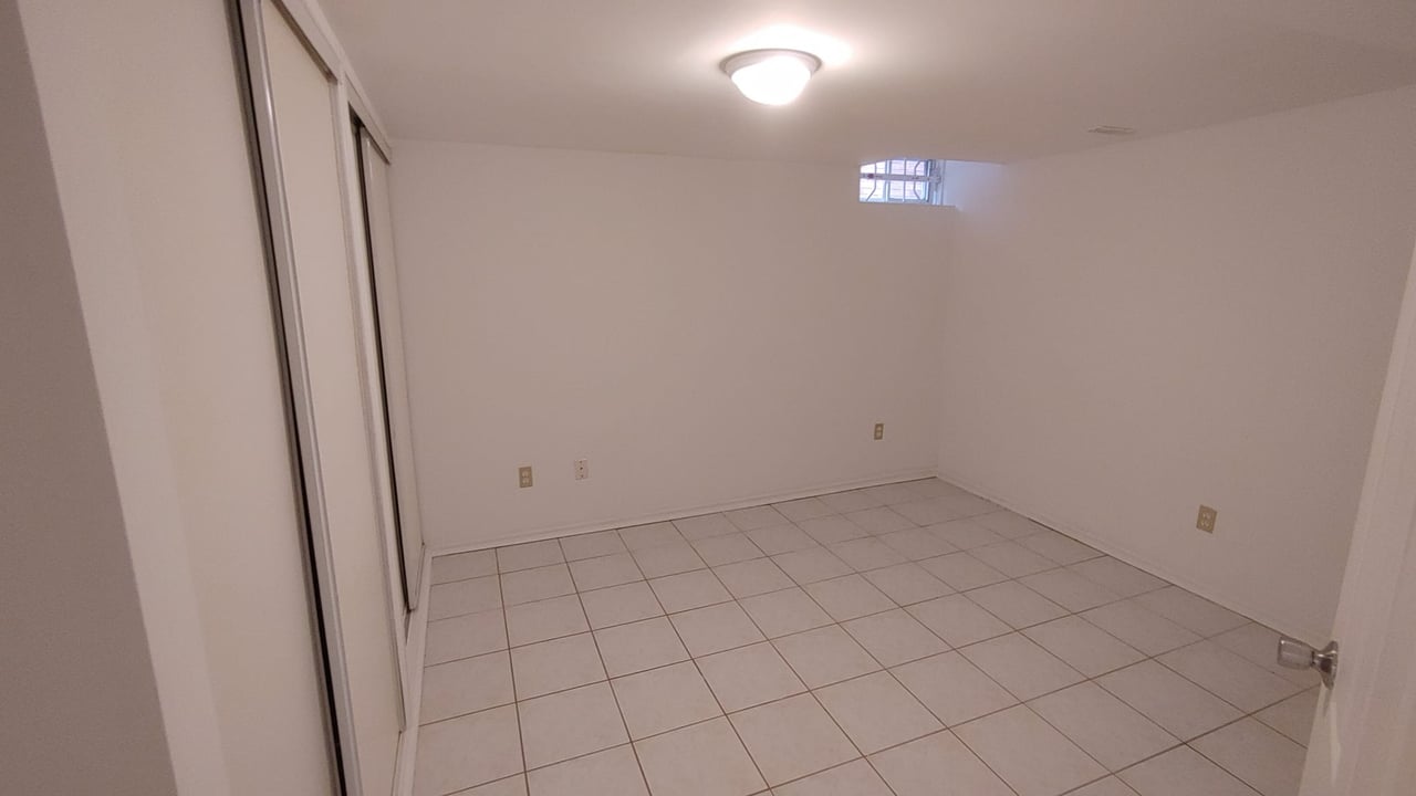 112 Trafalgar Square Lower