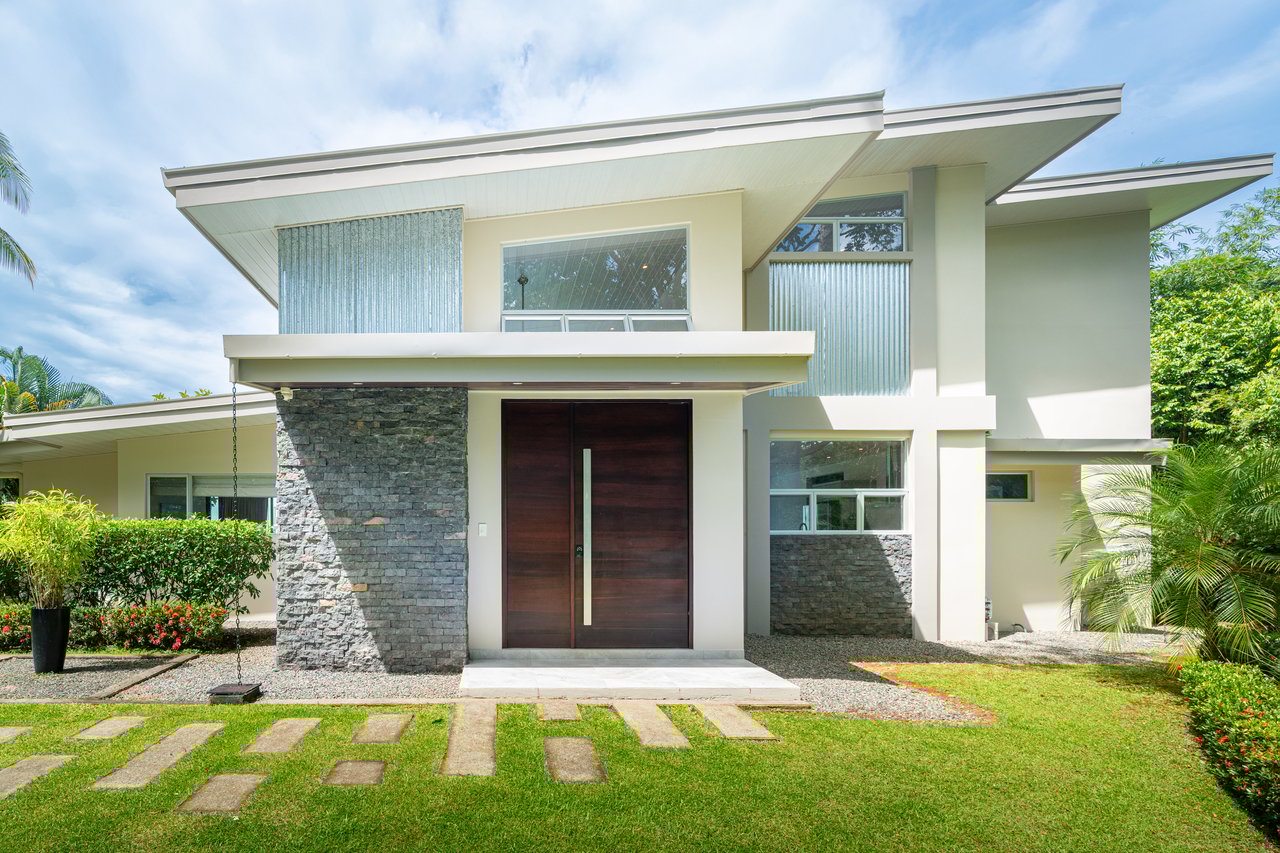 Villa Blü – An Elevated Oasis in Uvita, Jaw Dropping Views of the Whales Tail and Osa!