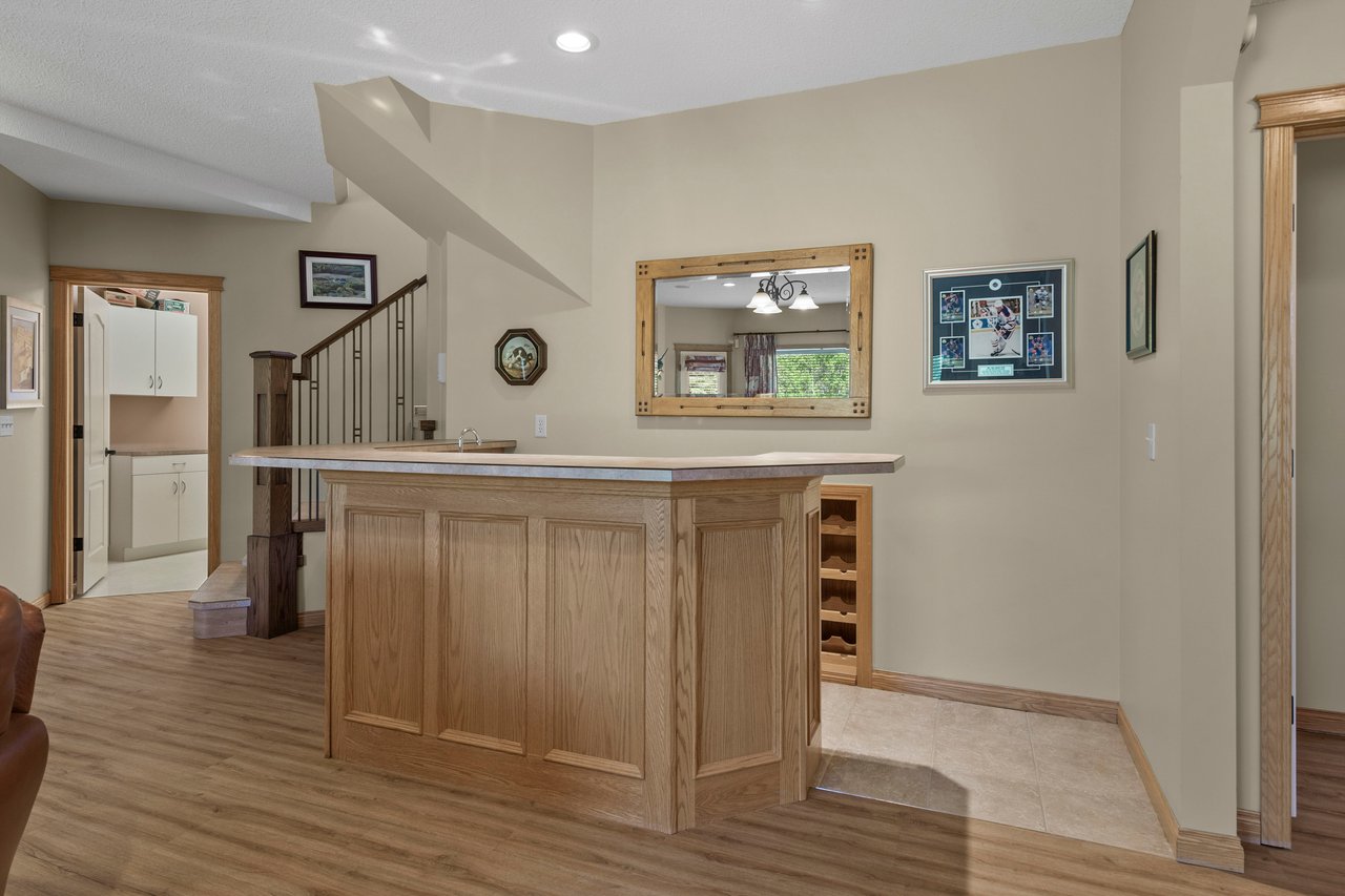 8 Willow Lane