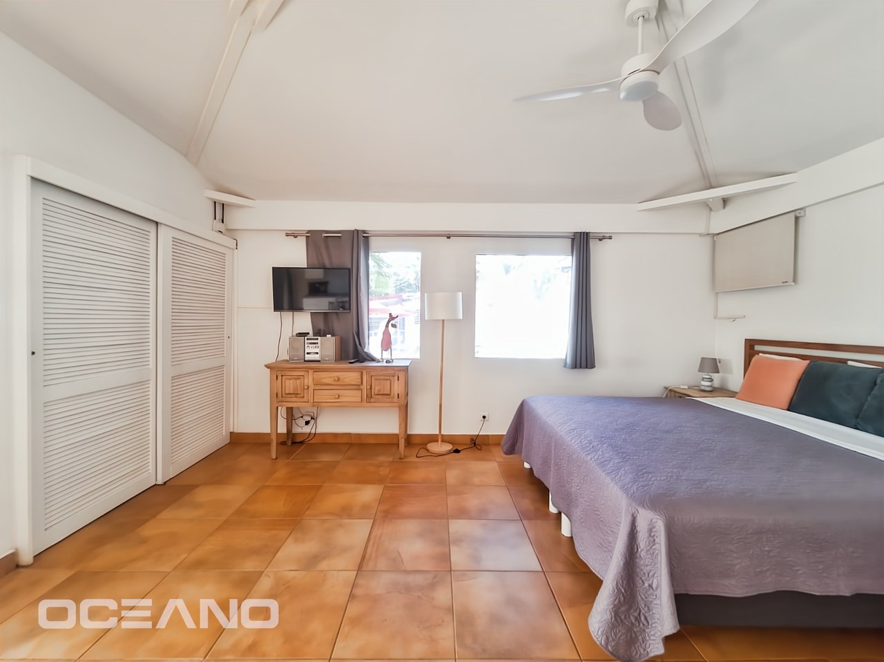 Sea-View Studio in Oyster Pond – Ideal for Investors