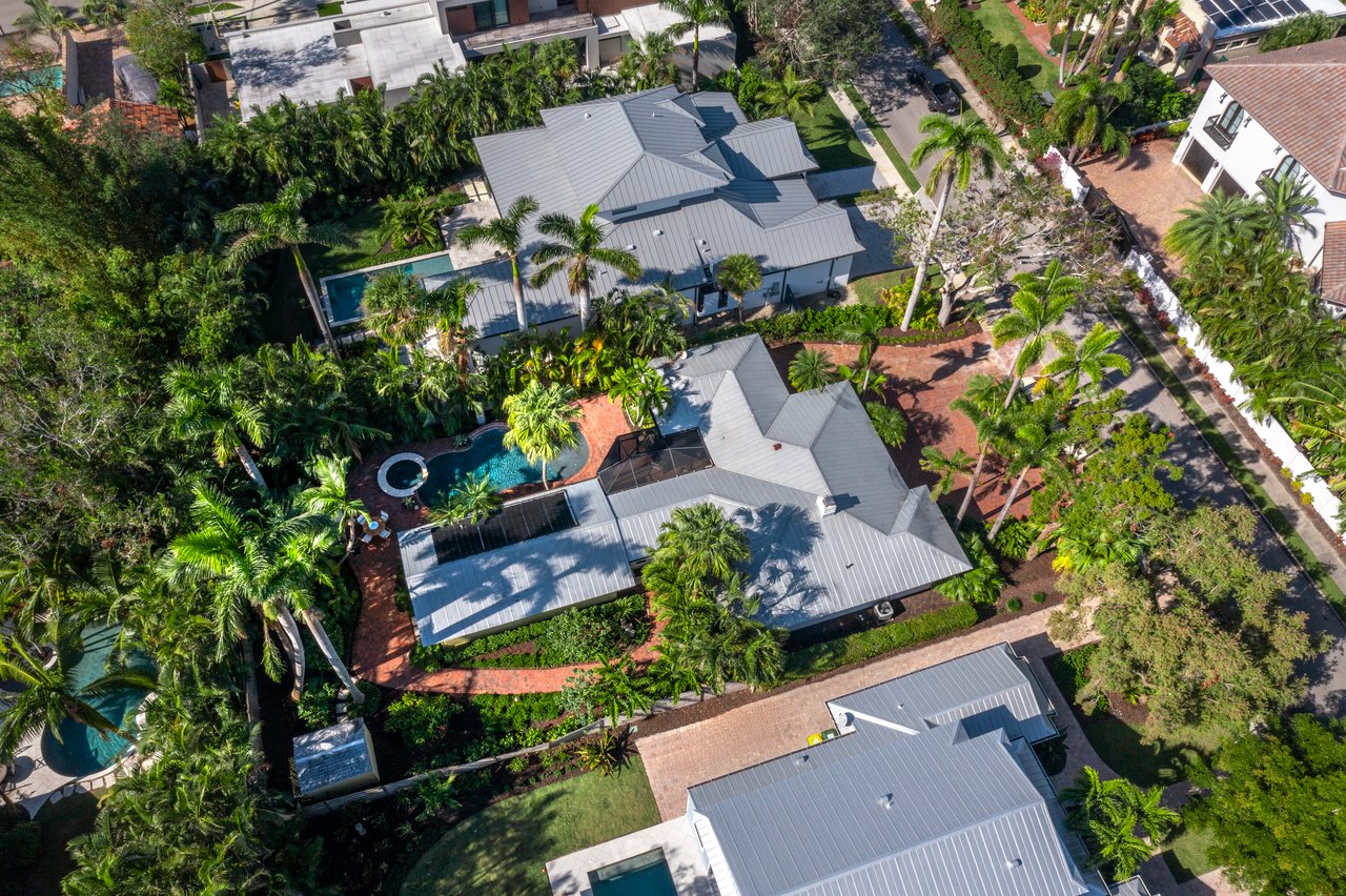 1930 ALTA VISTA ST