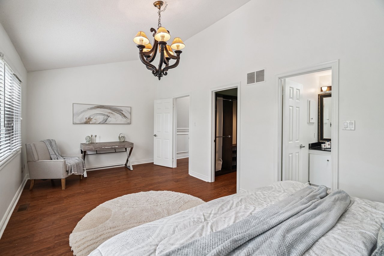 Spacious 3 Bedroom Townhome in College Park