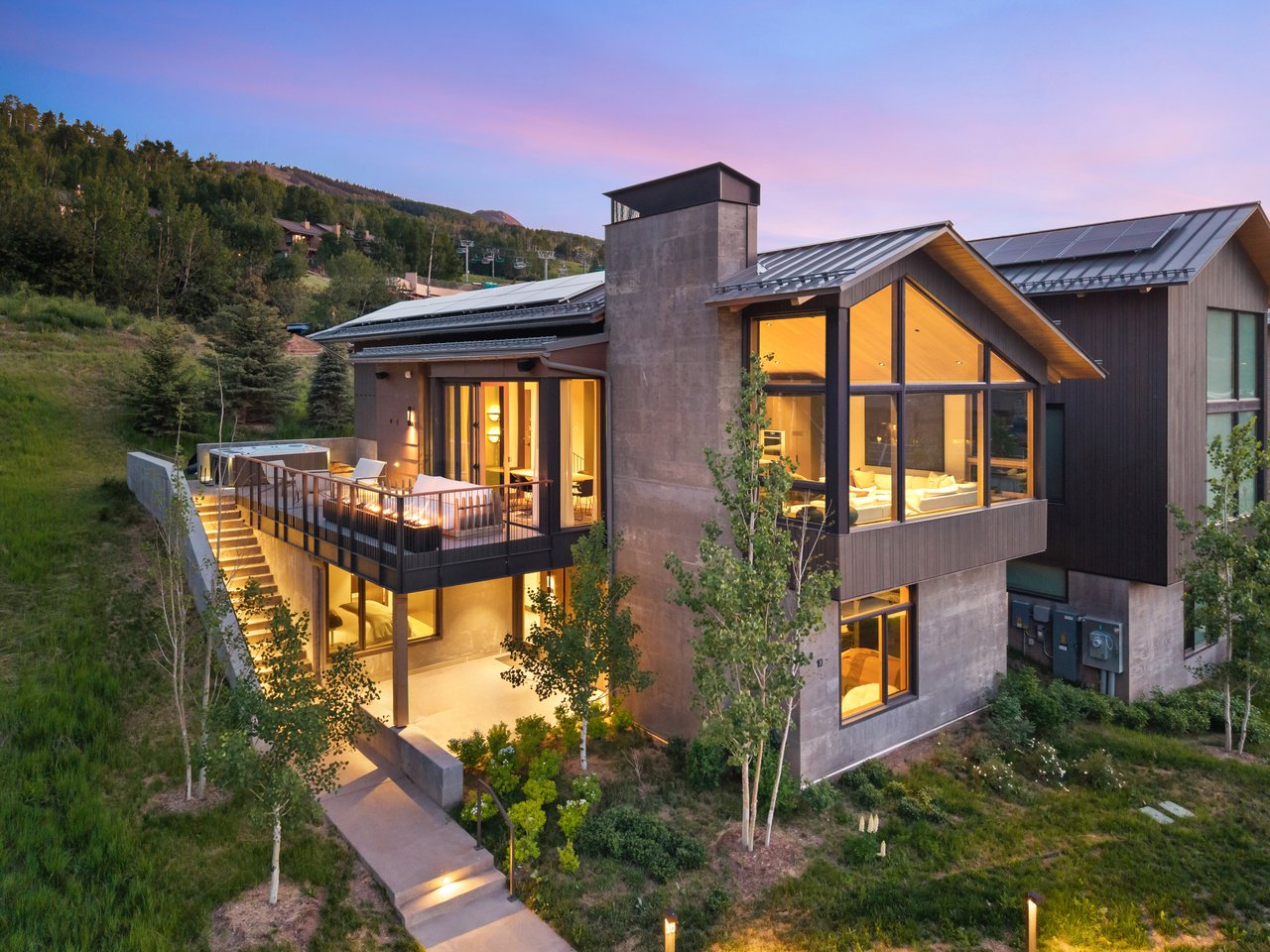 411 Wood Road, 10