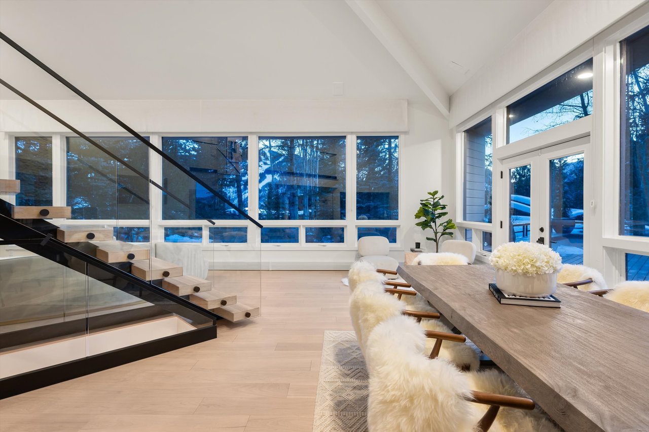 Designer Living with Unmatched Mountain Views