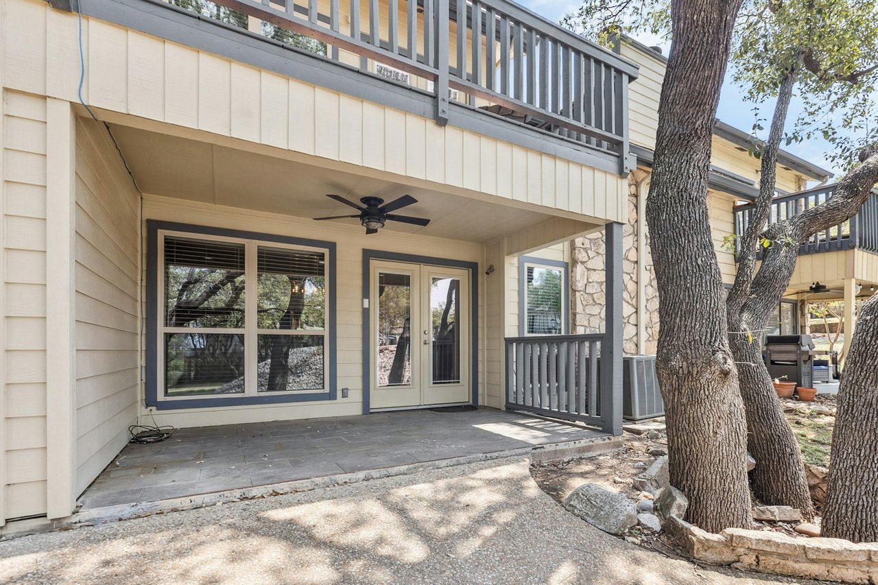Horseshoe Bay Condo Just Listed!