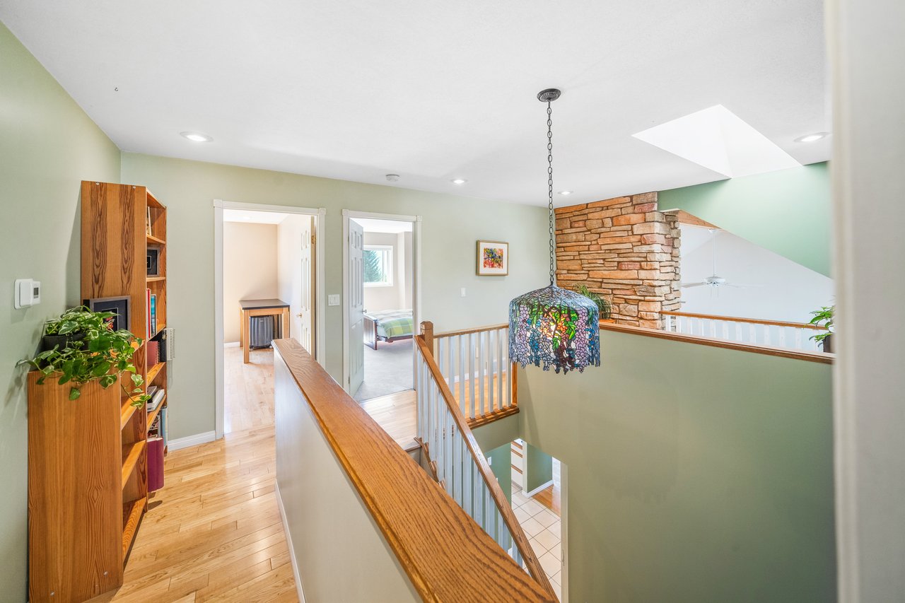 330 Canyon Close