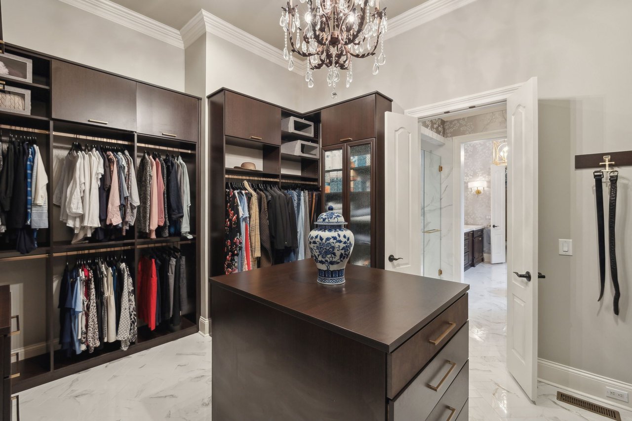 1025 Falling Leaf Cir