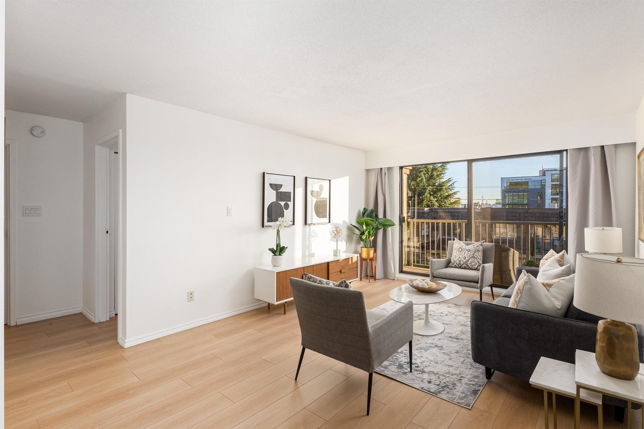 307 W 2nd St, #211