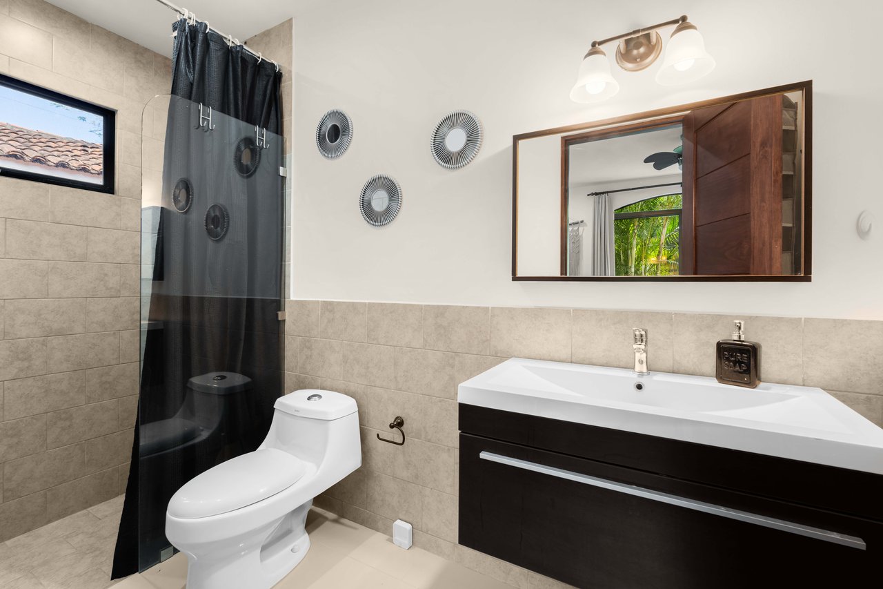 Casa Suerte | Modern 2-Bedroom Tropical Home with Pool Near Playa Potrero and Flamingo Marina