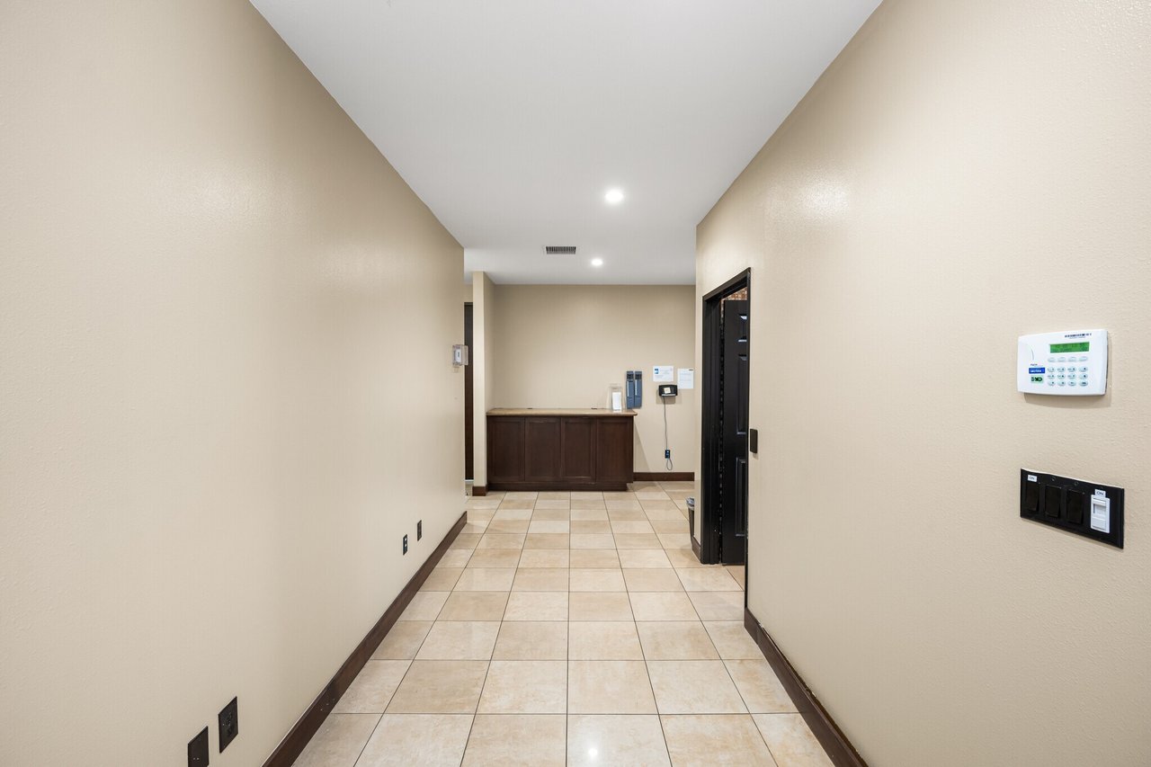 2525 W Woodland Dr, Anaheim, CA 92801