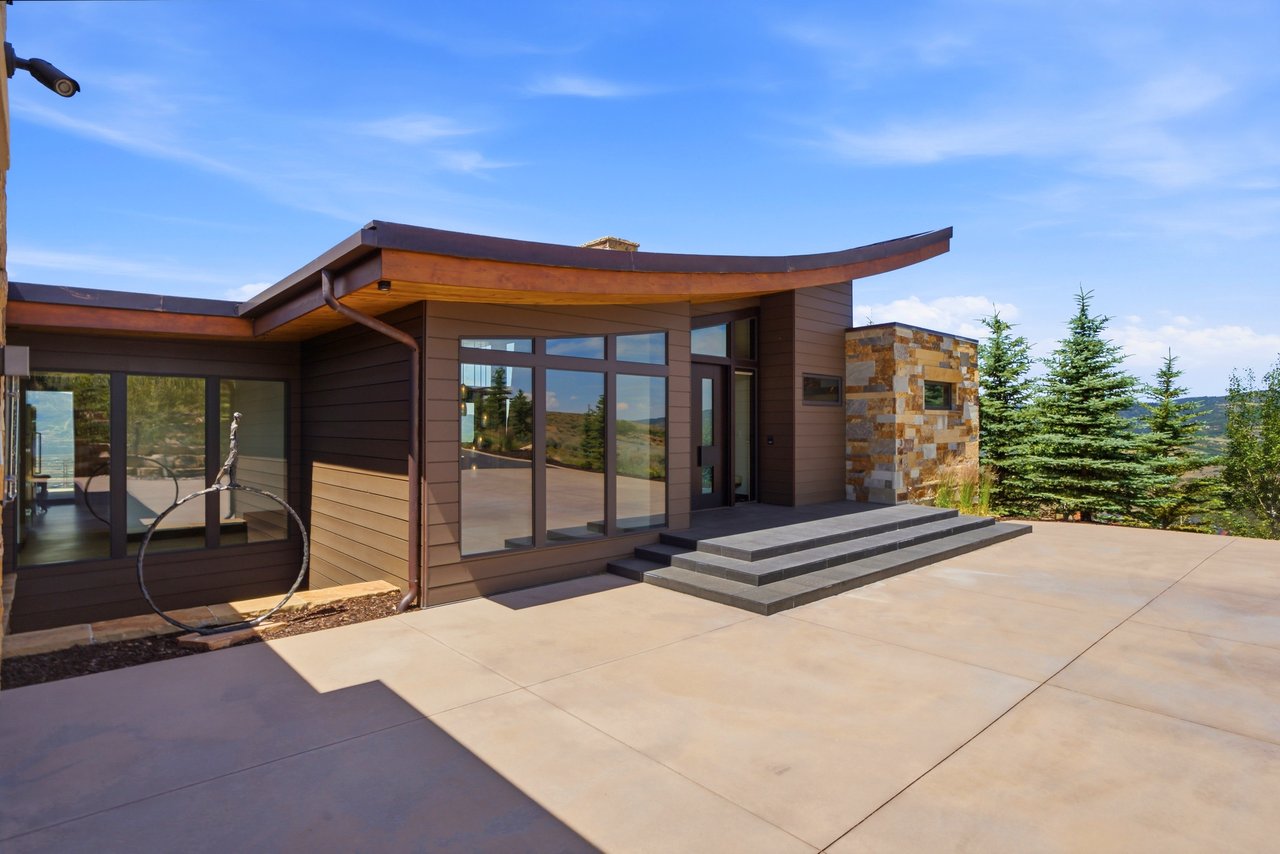 Top-of-Promontory Architectural Estate — Furnished & Turnkey - Front-Row Mountain Views
