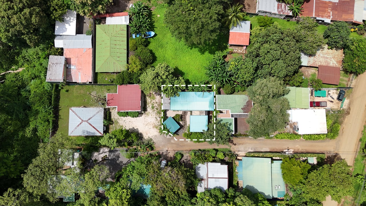Charming Two Bedroom Casa Ceiba