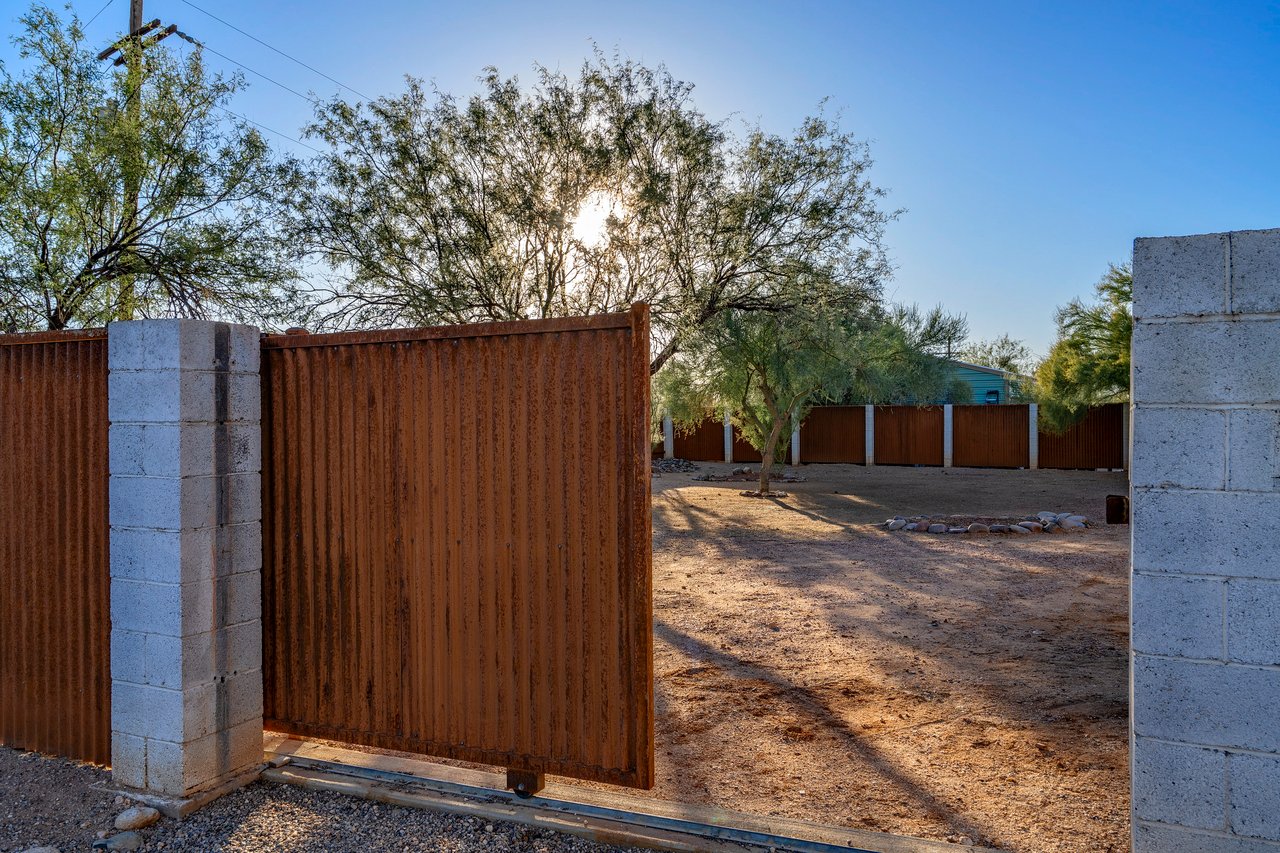 1005 W Emerine Drive