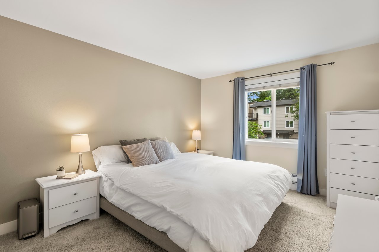 Lovely Redmond Condo