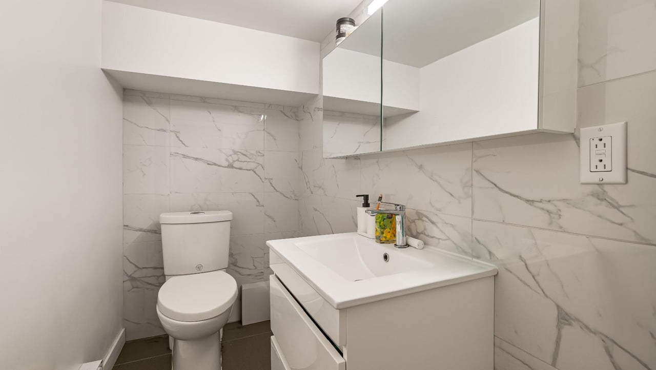 Outremont | Classic triplex in a sought-after area