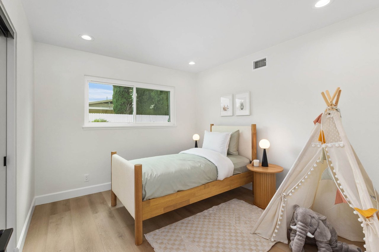 1412 E Quincy Avenue