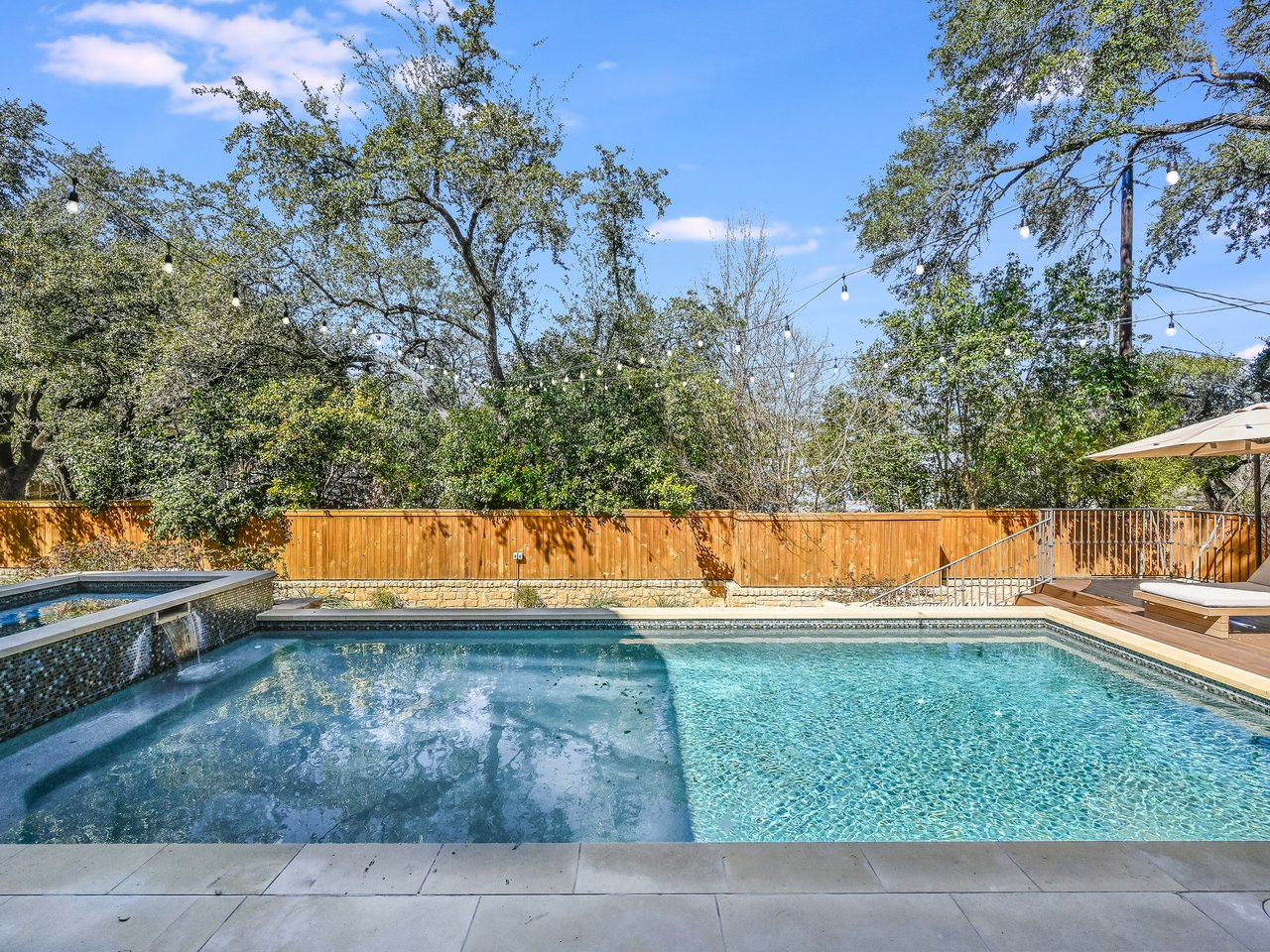 4907 Rollingwood Drive