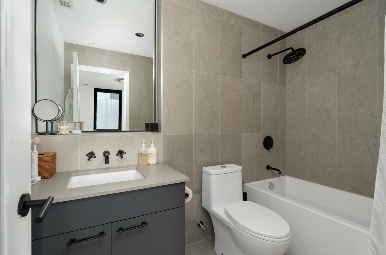 302-41 Dovercourt Rd