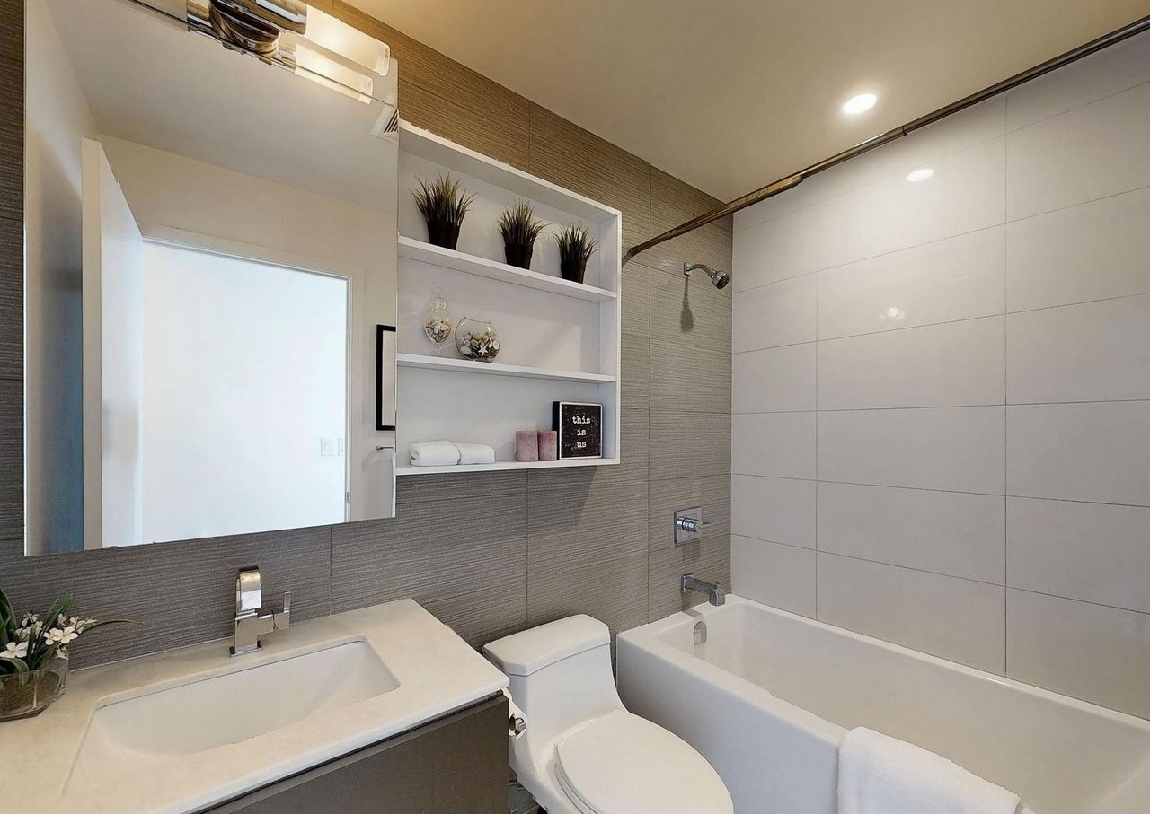 1830 Bloor St W Unit: 1115