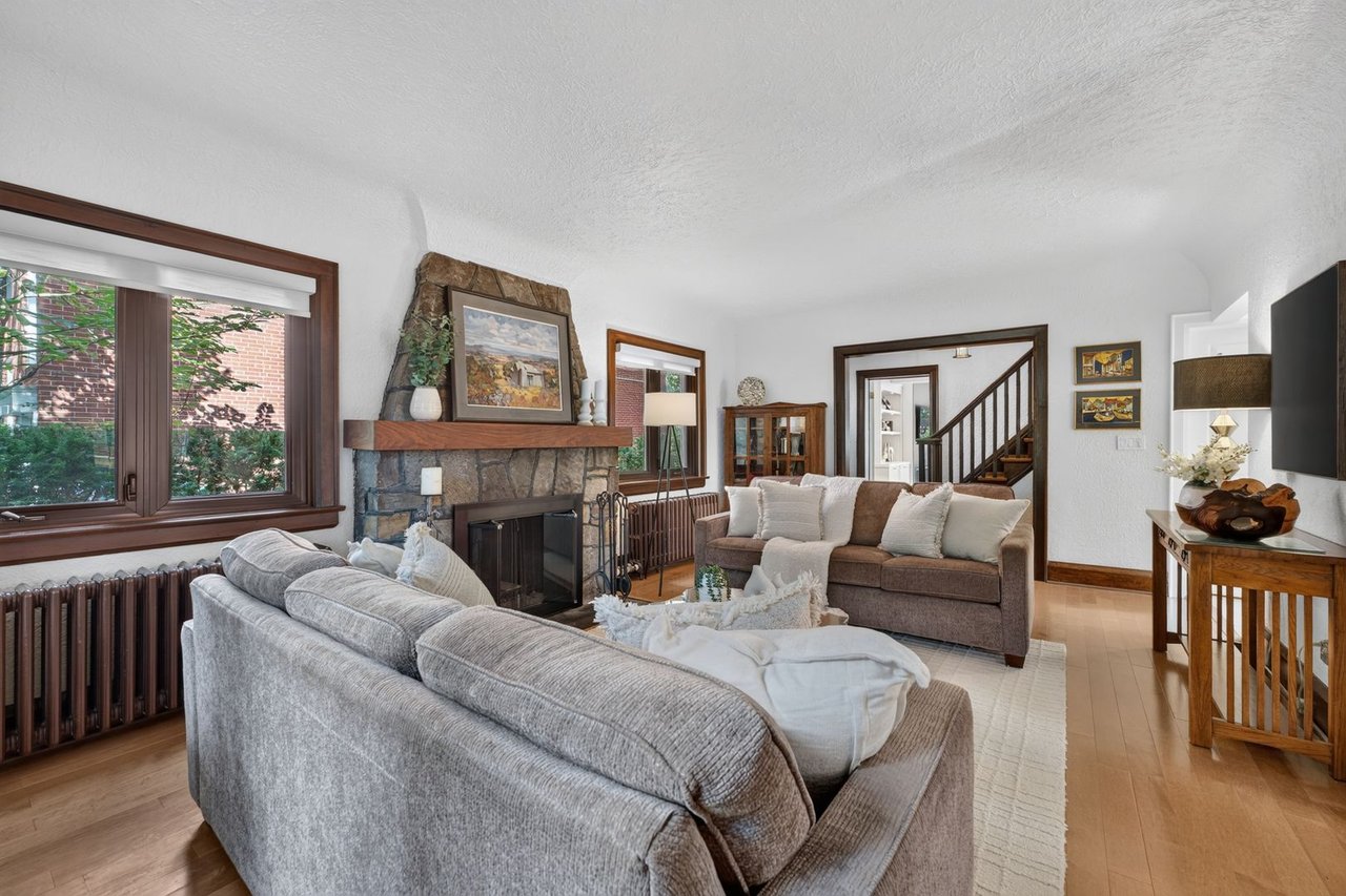 33 Ben Machree Dr