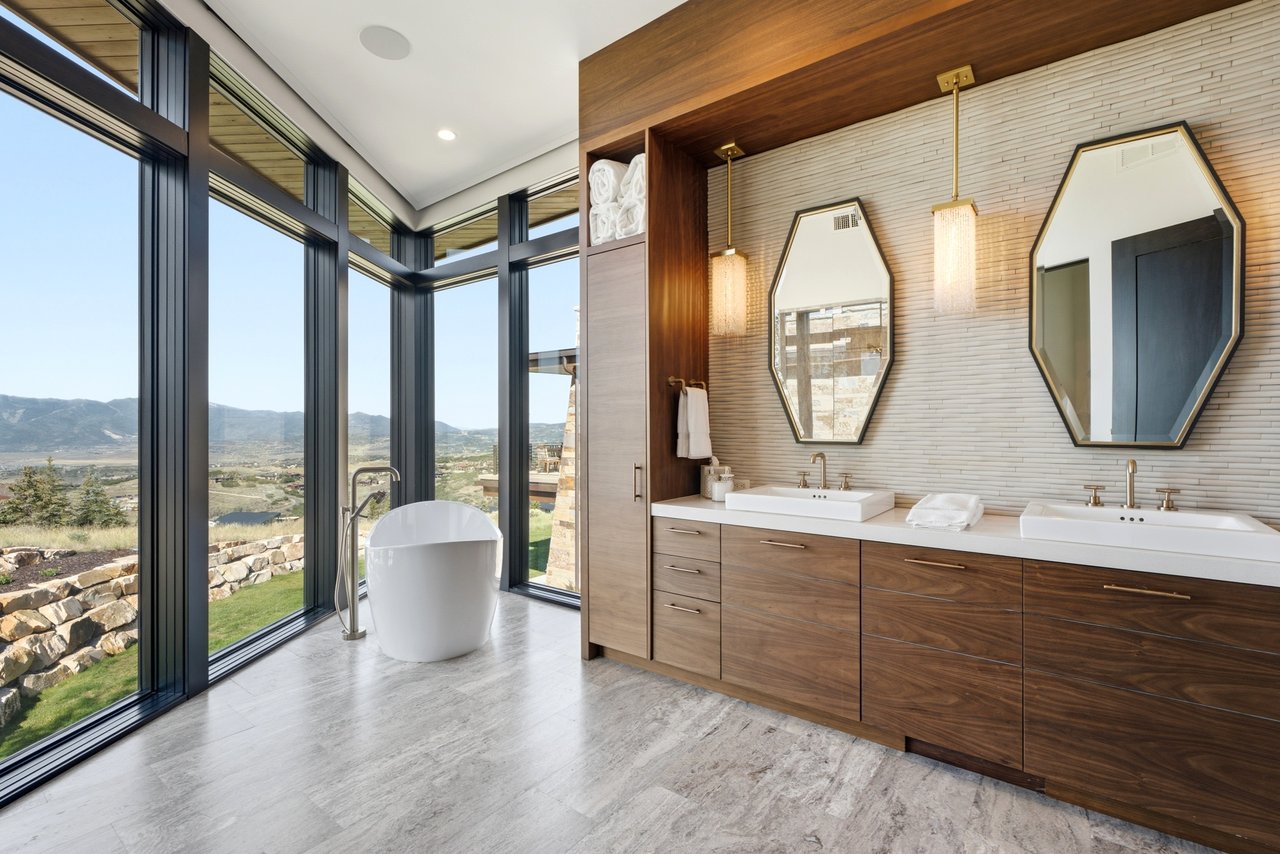 Top-of-Promontory Architectural Estate — Furnished & Turnkey - Front-Row Mountain Views
