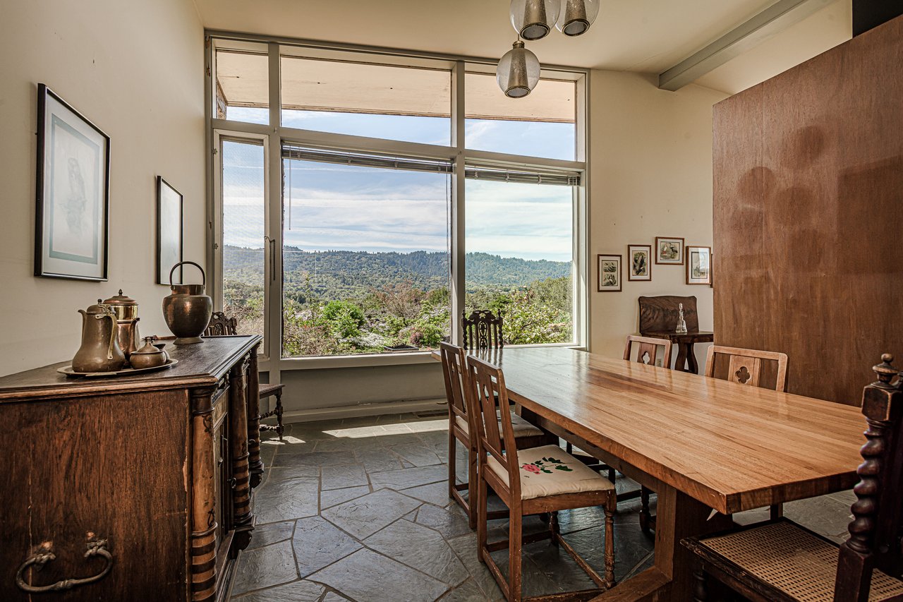 Stunning Mountain and Bay Views