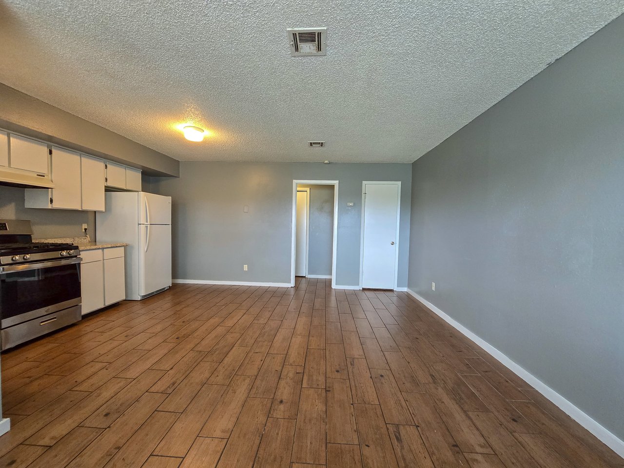 1103 E Parker
