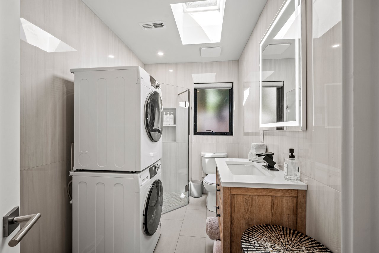 The Gosling - Downtown Carmel Getaway