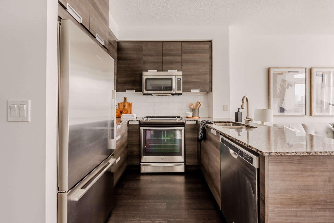708-55 Eglinton Ave w