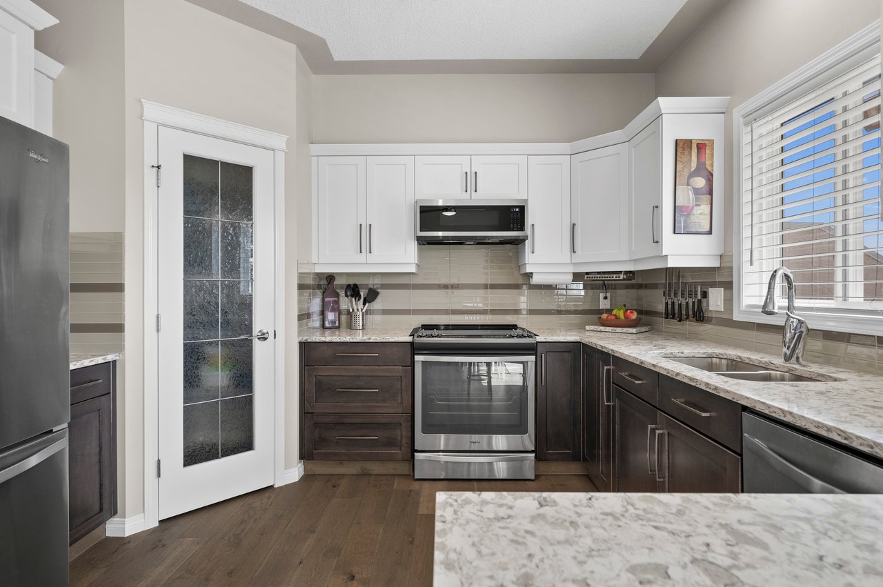 139 Country Hills Gardens NW