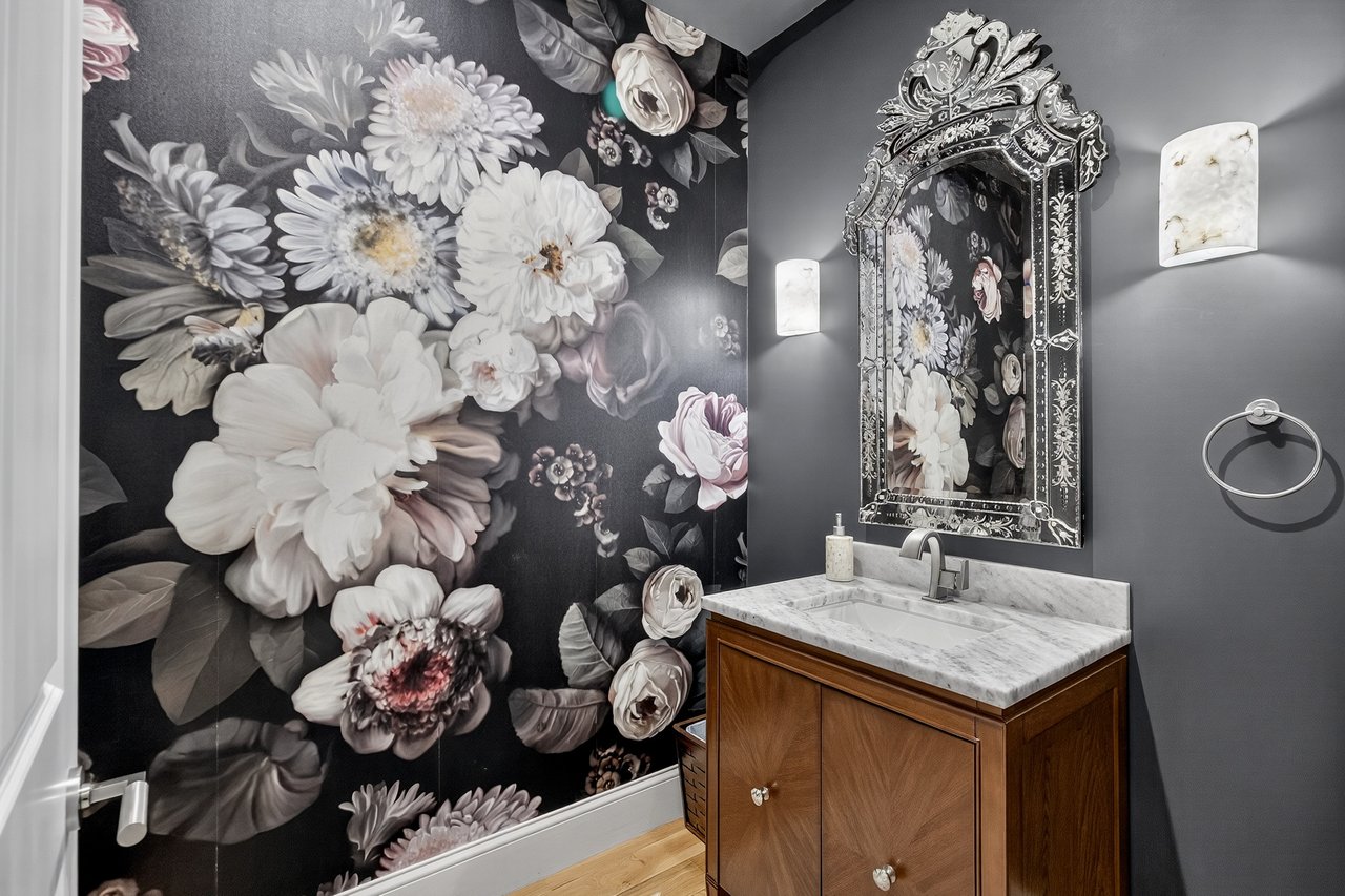 A Turnkey Seapuit Offering in Osterville