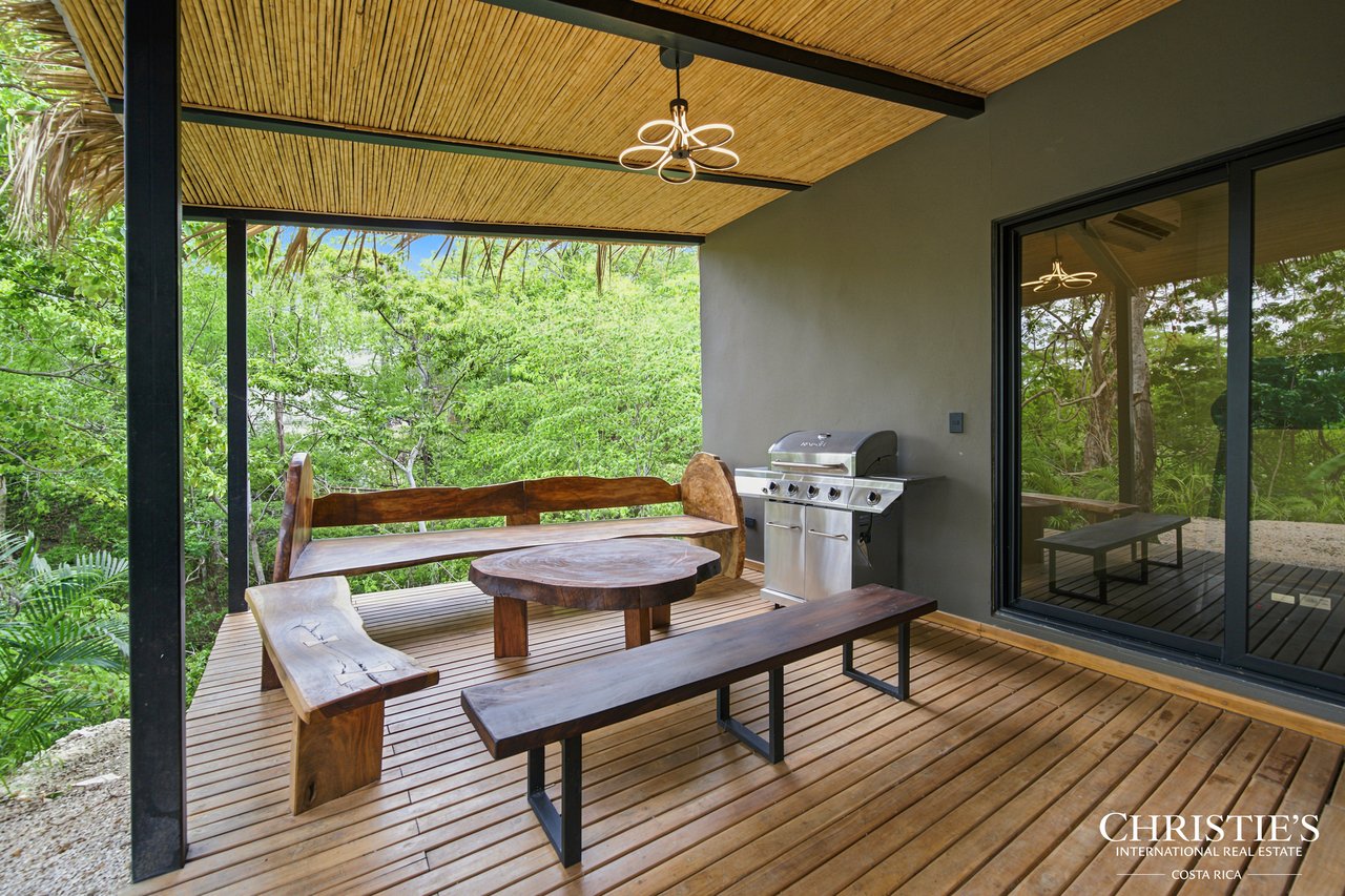 LE CLOS - An Exclusive Three-Residence Estate 
