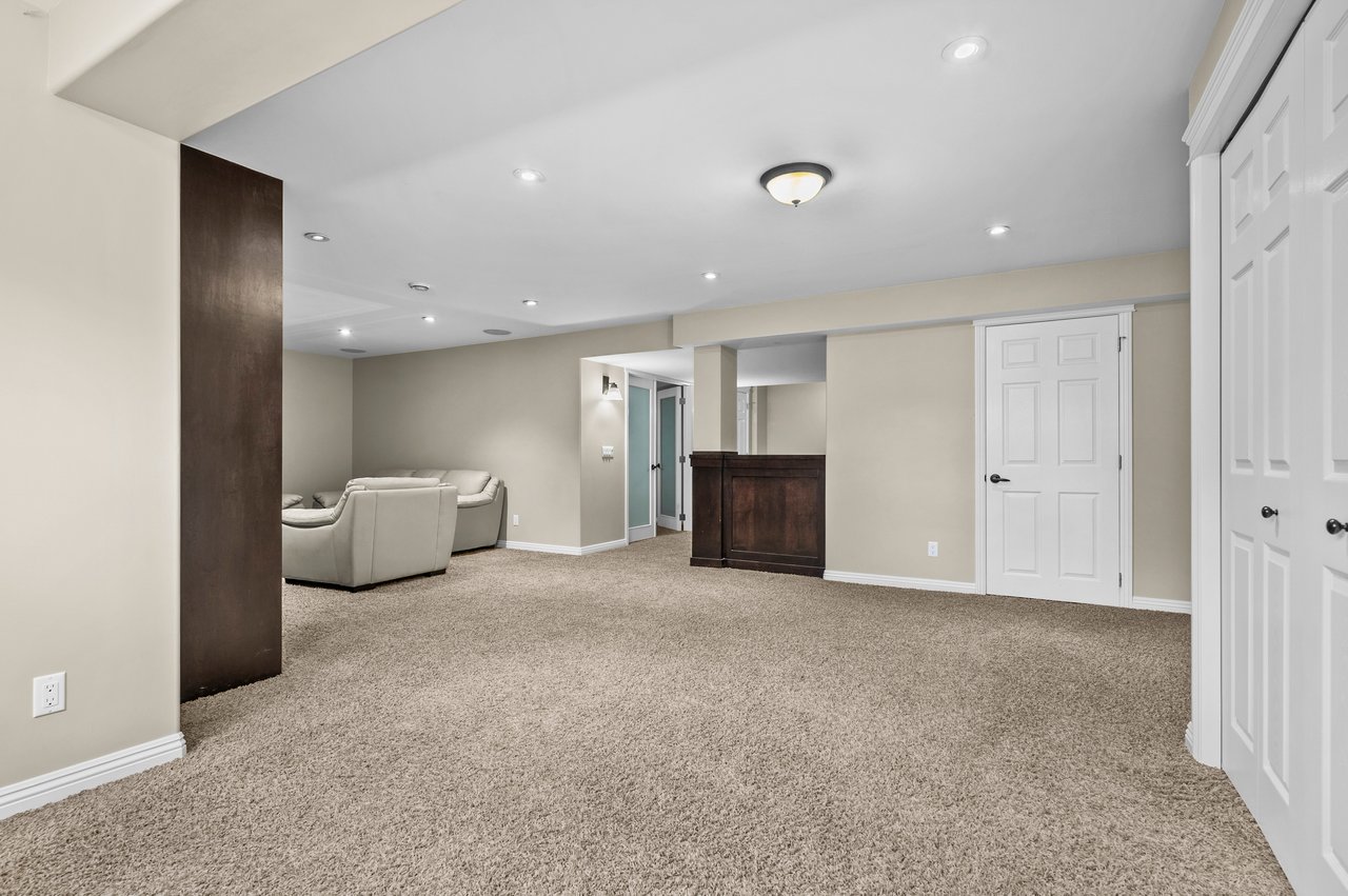 311 Royal Oak Circle NW