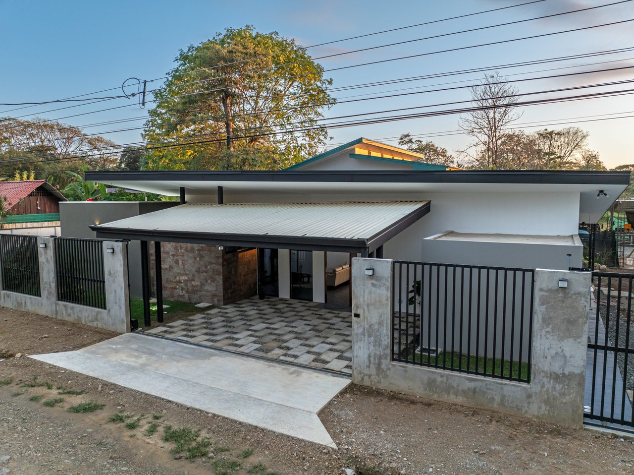 STYLISH 3 BED, 3 BATH BRAND NEW VILLA IN UVITA.