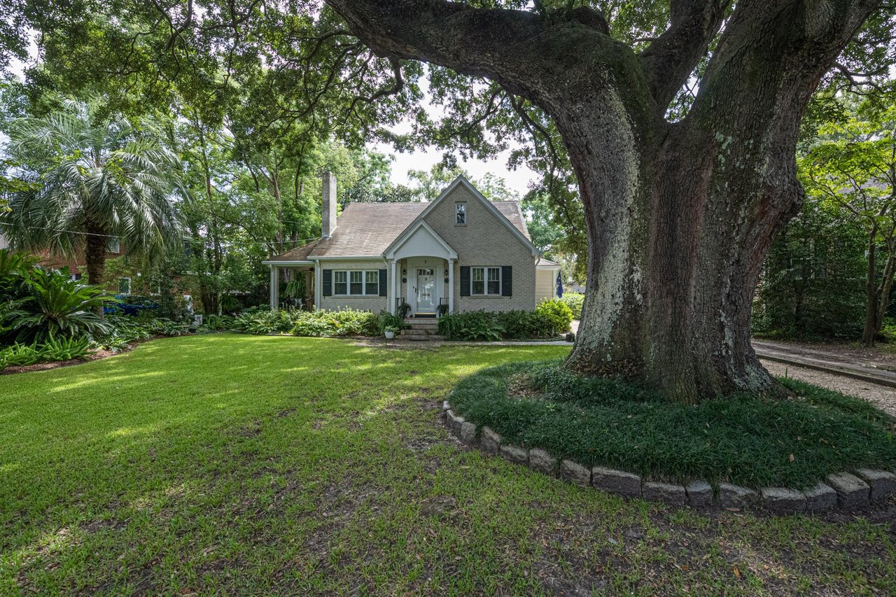 7 Oakdale Place