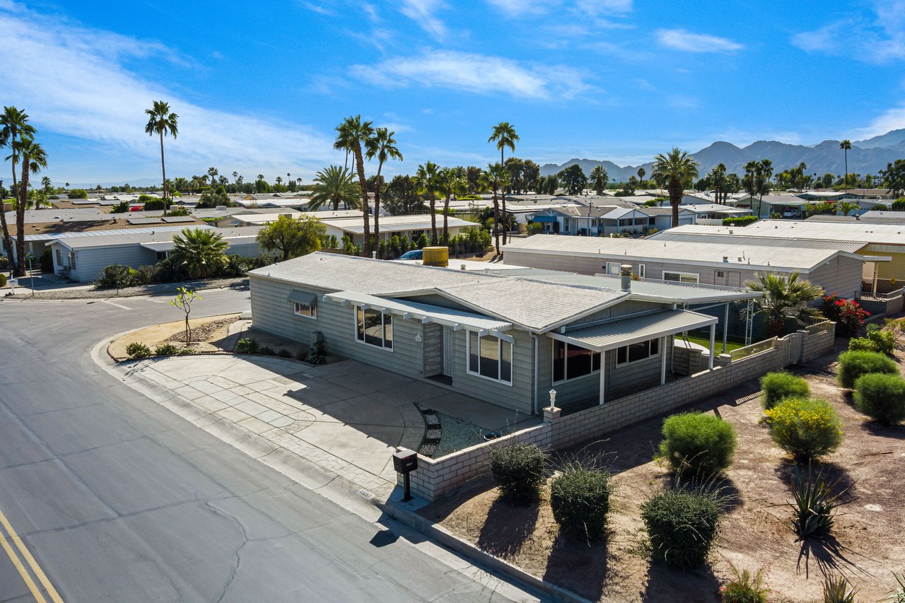 73257 Desert Greens Drive N