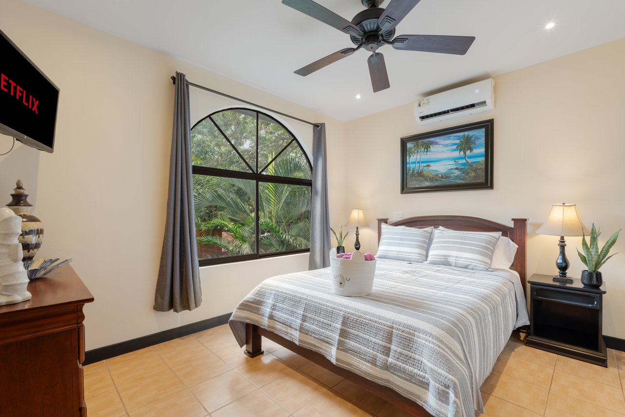 Laughing Gecko Suites | Beach Suites / Boutique Hotel For Sale