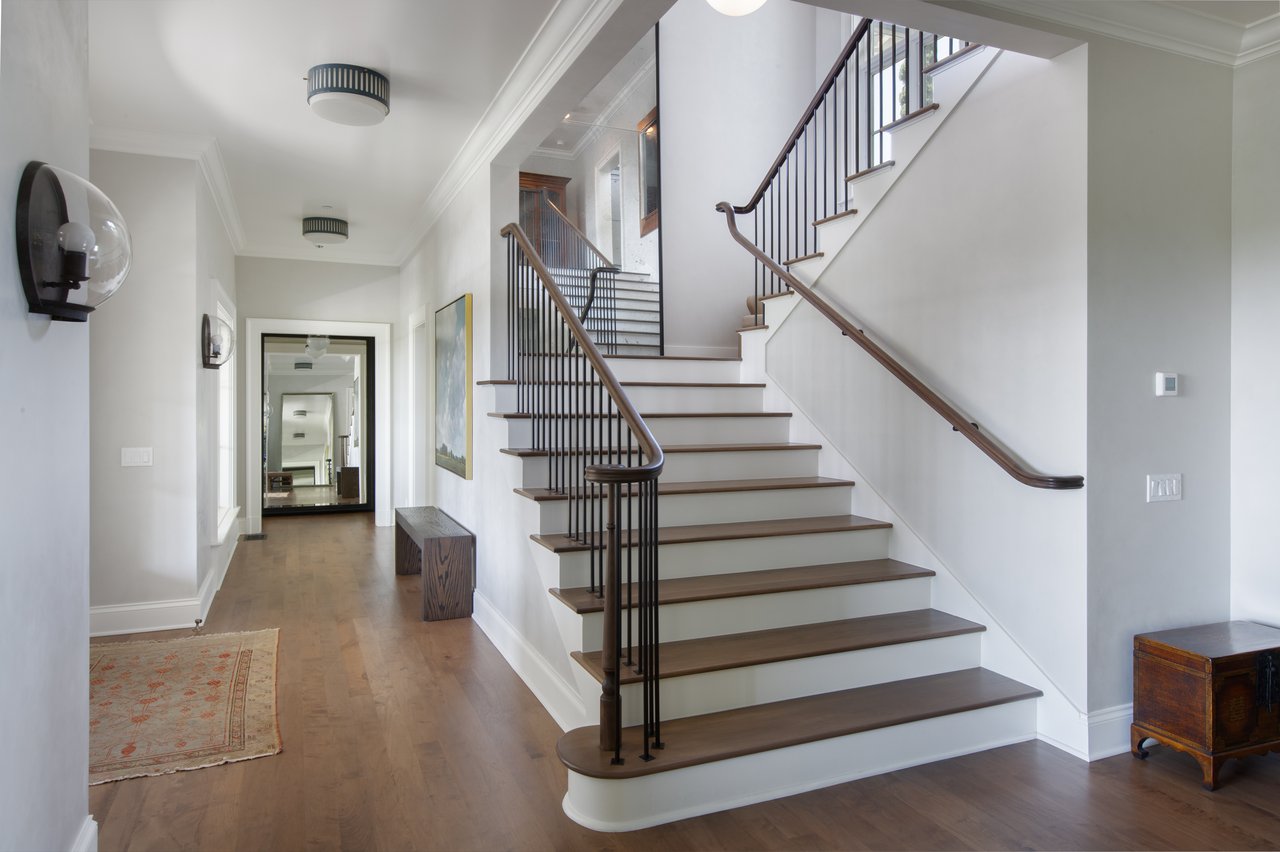 857 Picacho Ln