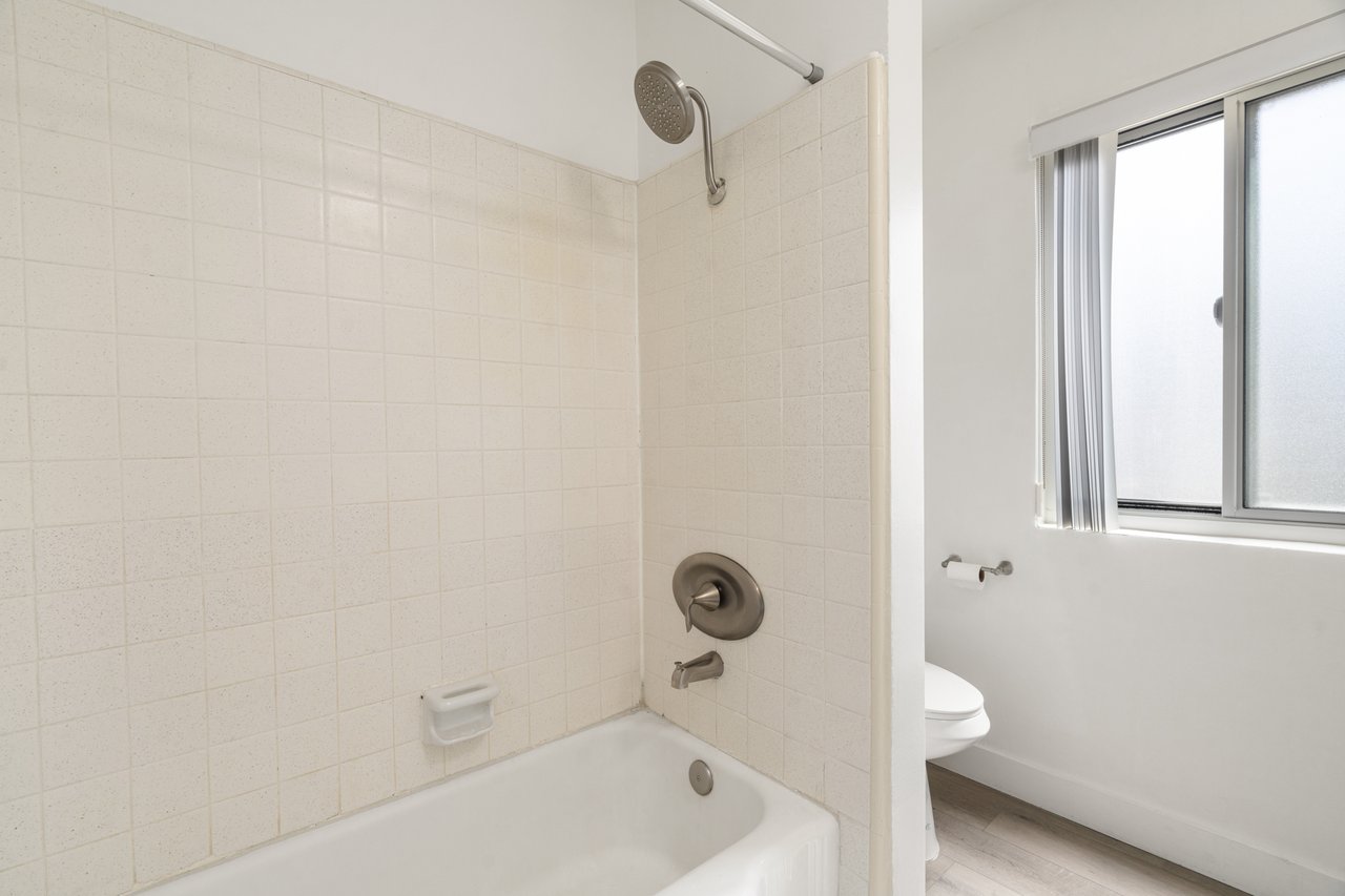 400 S Los Robles Avenue #209